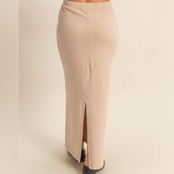 Essential Skirt - Taupe - Picture 4 of 5